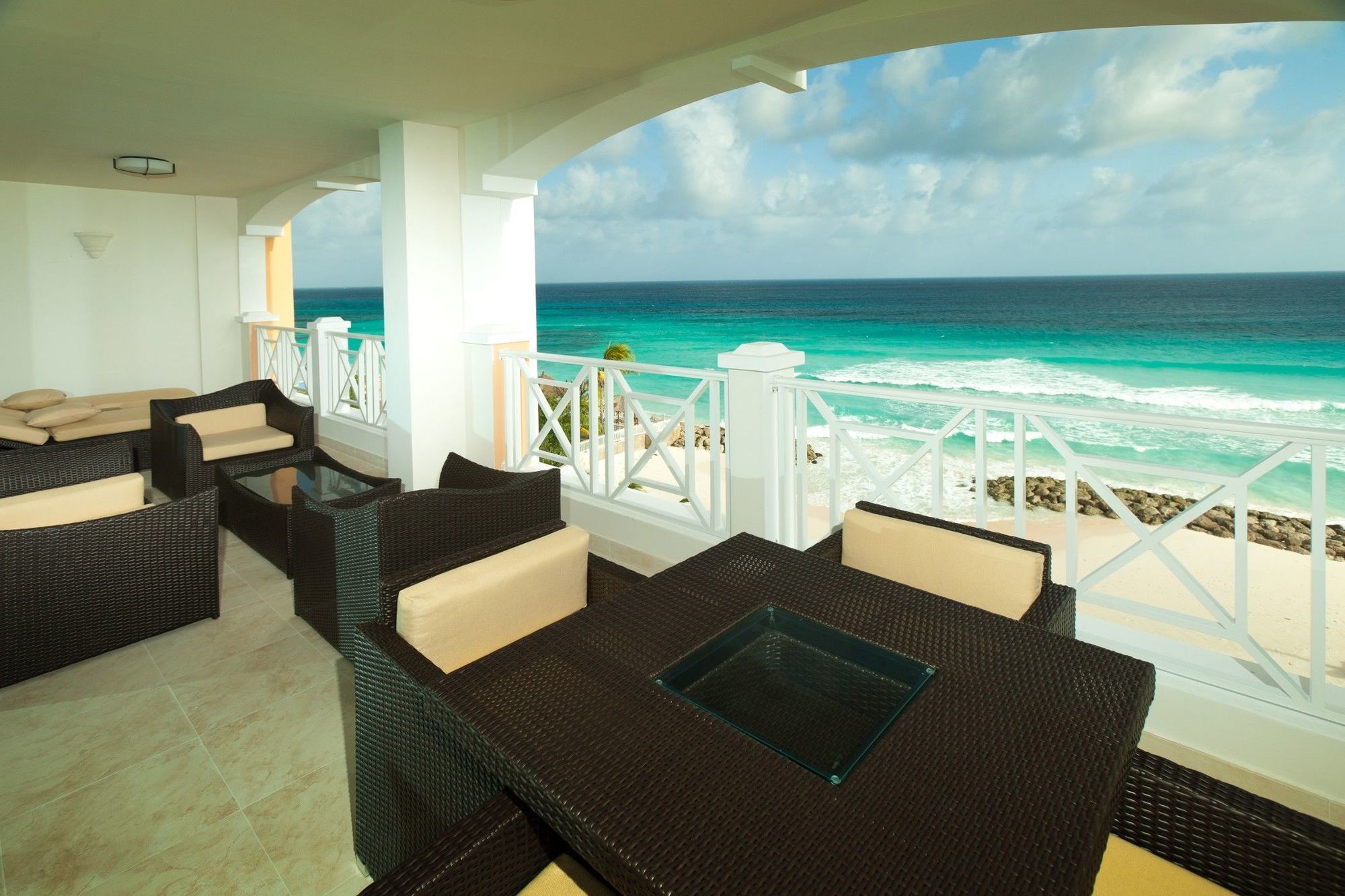 Ocean Two Resort - Breakfast Included By Ocean Hotels Saint Lawrence Gap Exteriör bild