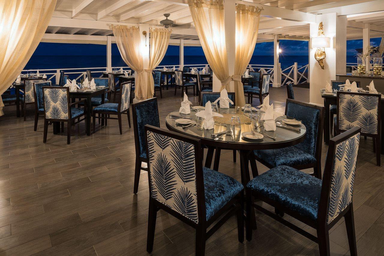 Ocean Two Resort - Breakfast Included By Ocean Hotels Saint Lawrence Gap Exteriör bild